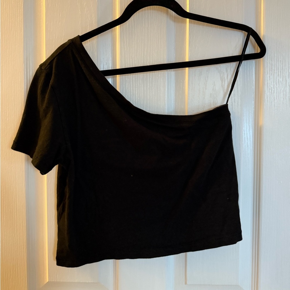 One shoulder top